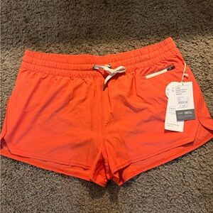 Vuori Clementine Shorts NWT XL